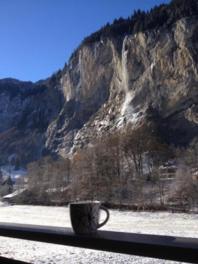 Eyhus 5 Lauterbrunnen 1Br opposite Staubbach waterfalls + parking